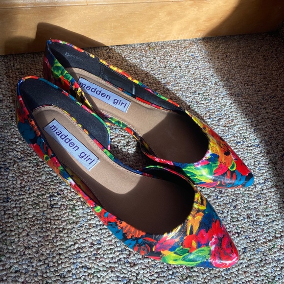 NWOT Madden Girl Flats 7 Summer Floral Flats Colorful Spring Bright Shoes Work - Picture 9 of 9